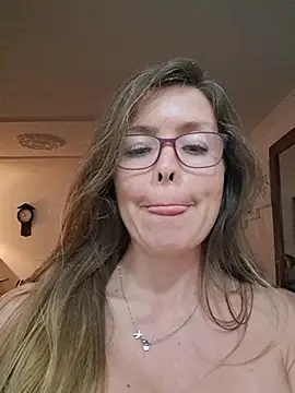 karina_warthon's cam snapshot