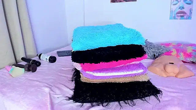 hailey_hadid's cam snapshot