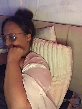 Welsh_Maya221x's cam snapshot