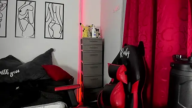 RubyPirsso18's cam snapshot