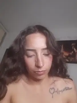 AlexxaAndRileyy live sex cam