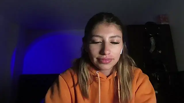 AliceTeenager___'s cam snapshot