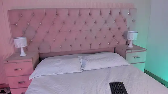 VictoriaMonroee_ live sex cam