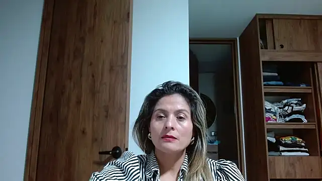 linda-mature43's cam snapshot