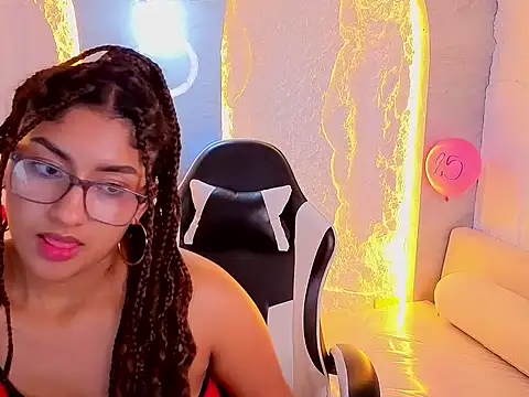 isabella_tp's cam snapshot