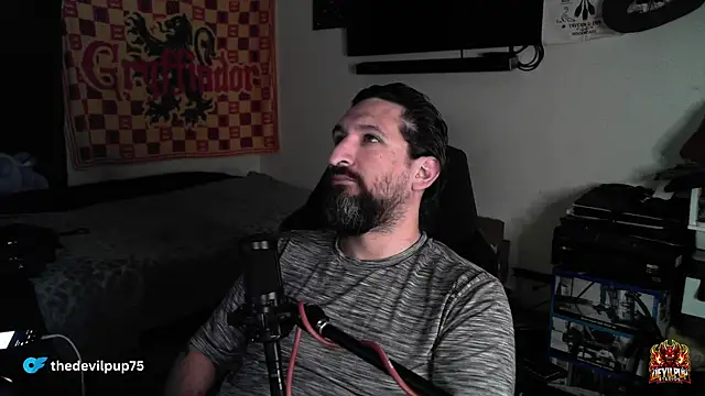 DevilPup75_'s cam snapshot