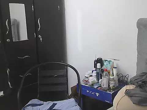 AlphaLatinoBear's cam snapshot