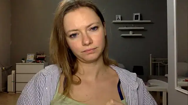 MillieShow's cam snapshot