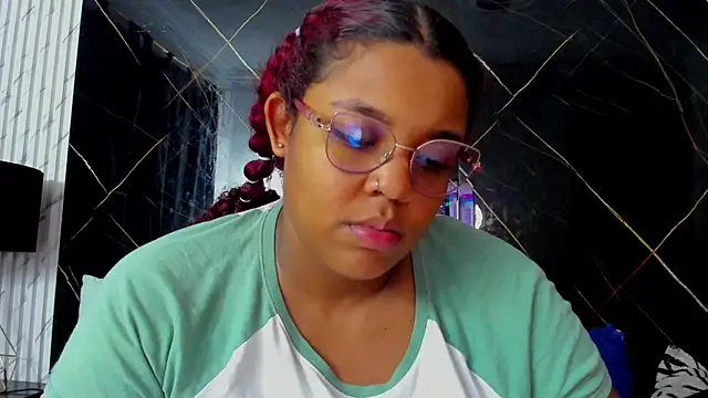 Alaia_Gutierrez's cam snapshot