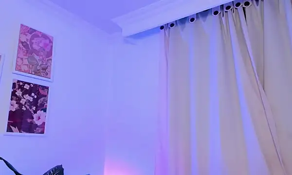 canelleGarces's cam snapshot