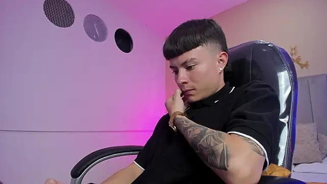 Nascary_Fox's cam snapshot