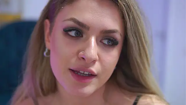 NayaQuinn's cam snapshot