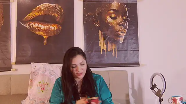 ReiyaRey's cam snapshot