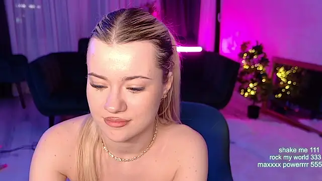 CutiePie69__'s cam snapshot