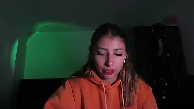 AliceTeenager___'s cam snapshot