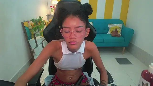 adisson_petite1 live sex cam