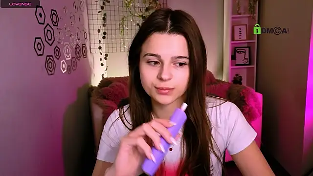 berry_alma's cam snapshot