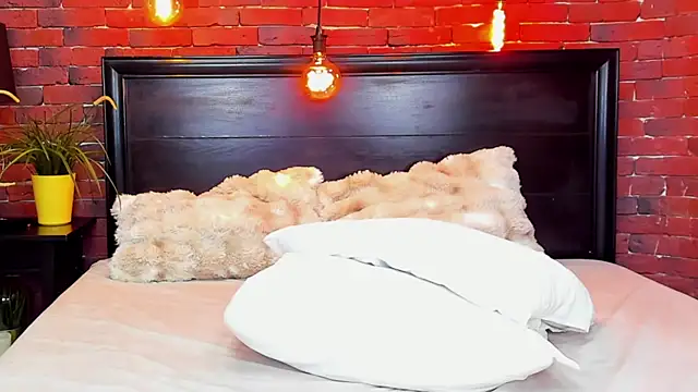 ChristynaRoss live sex cam