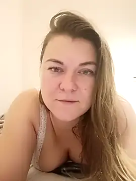 LunikaLunaX live sex cam