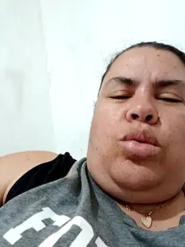 yaneth_'s cam snapshot