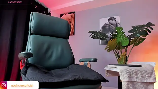 noah_crux's cam snapshot