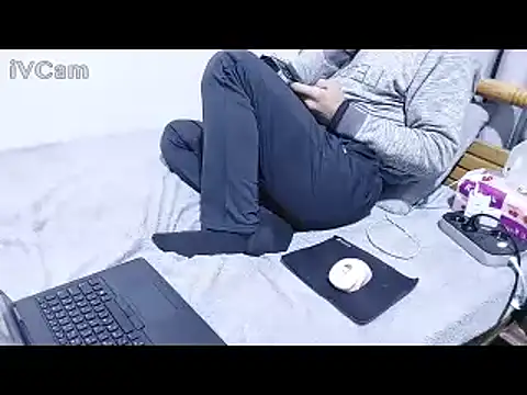 yazin19's cam snapshot