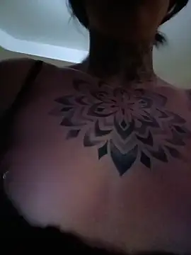 Porcellina181 live sex cam