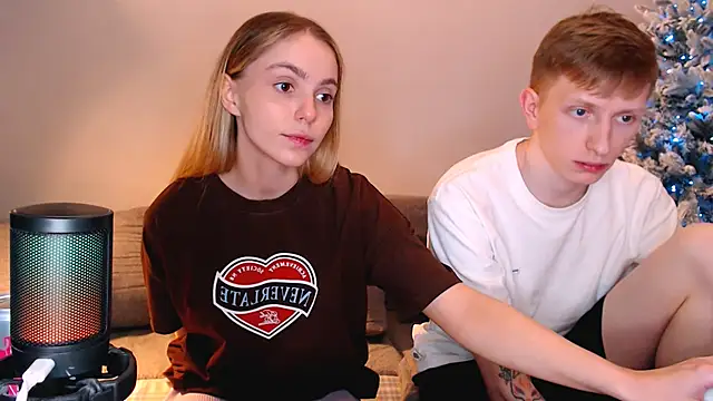 juliaanddima's cam snapshot