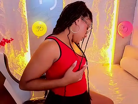 isabella_tp's cam snapshot