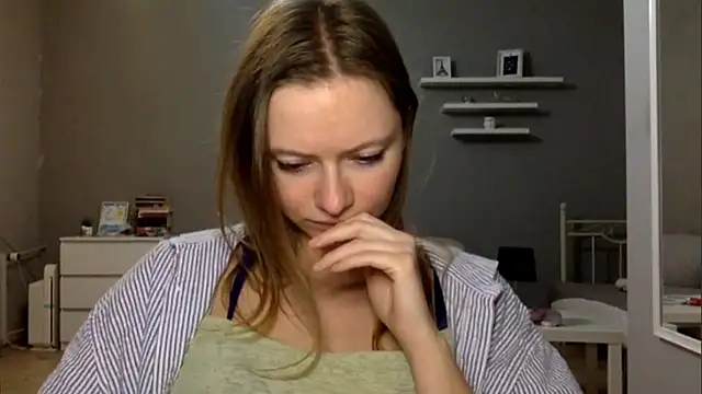 MillieShow's cam snapshot