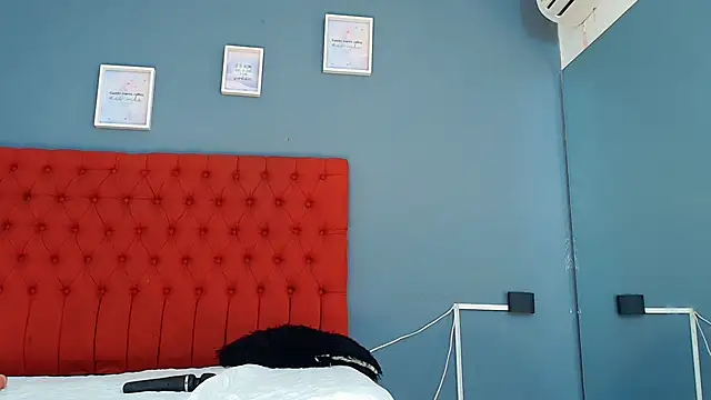 flavia_cruz's cam snapshot