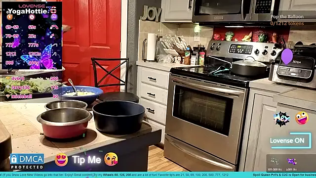 YogaHottie76's cam snapshot