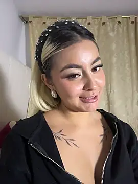 Elina_Hills's cam snapshot