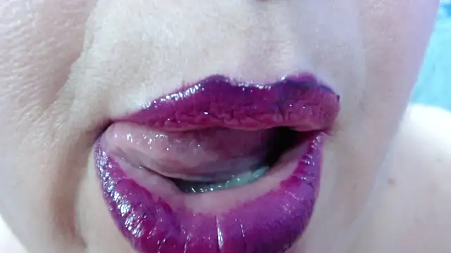 Kerly_Doll live sex cam