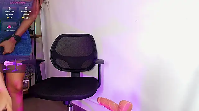 Sassy--Girl live sex cam