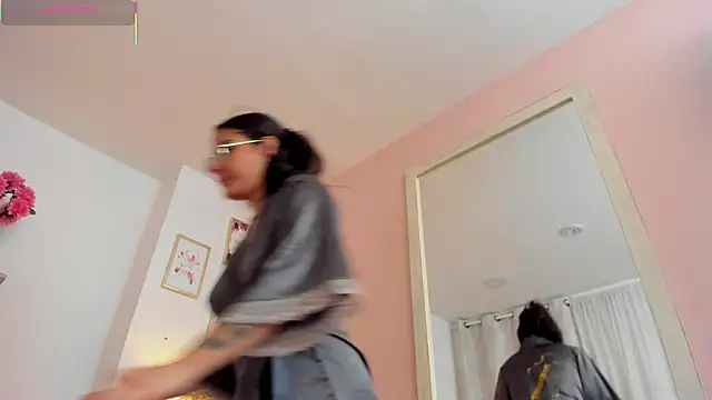 LauraRaider's cam snapshot