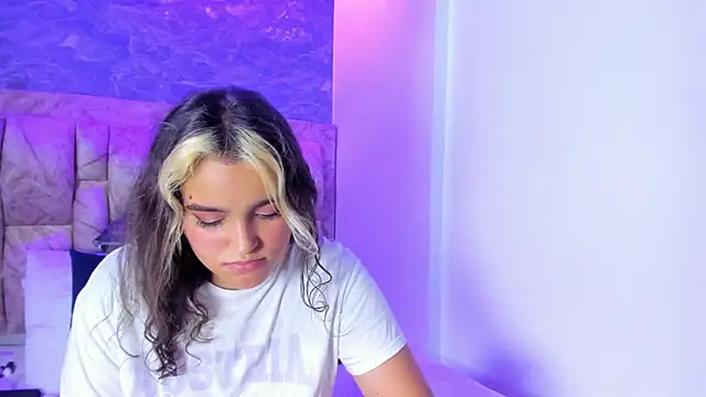 katy_giil_'s cam snapshot