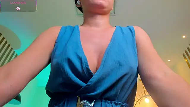 AliceHarper_'s cam snapshot