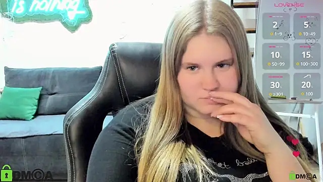 SnowQueen02's cam snapshot