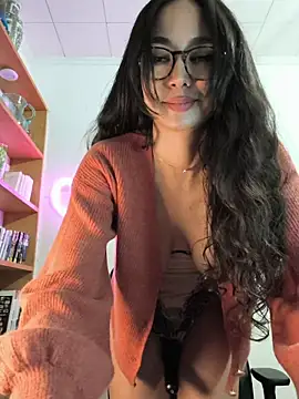 Naughty-Jessie live sex cam