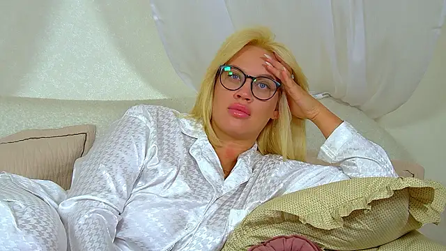 MariaNeumann live sex cam