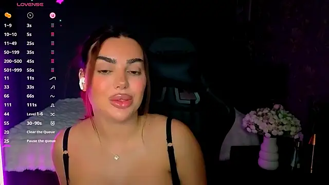 Ayla_Ray's cam snapshot