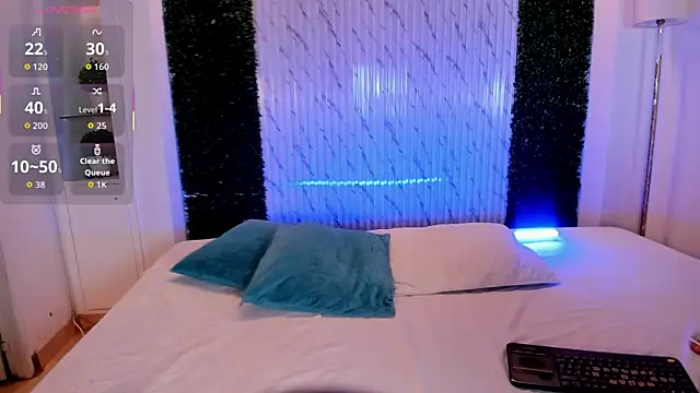 Caroline_Millerr's cam snapshot