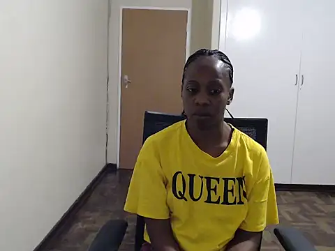 QUEENMANDYY's cam snapshot