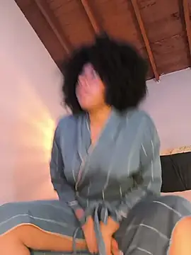 EmmilyBrant's cam snapshot