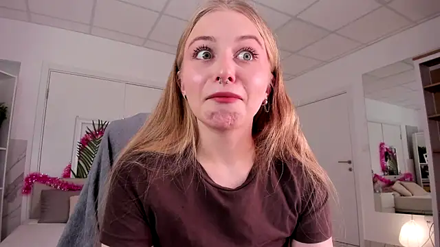 MiaMews's cam snapshot