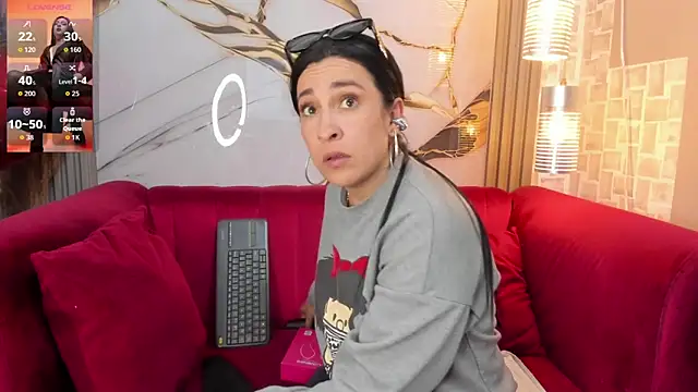 Bella_williamss_'s cam snapshot