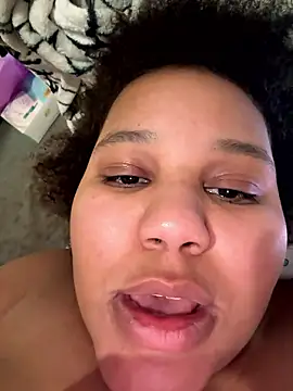 chocolate_bella's cam snapshot