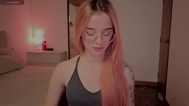 Roxxy_mora's cam snapshot