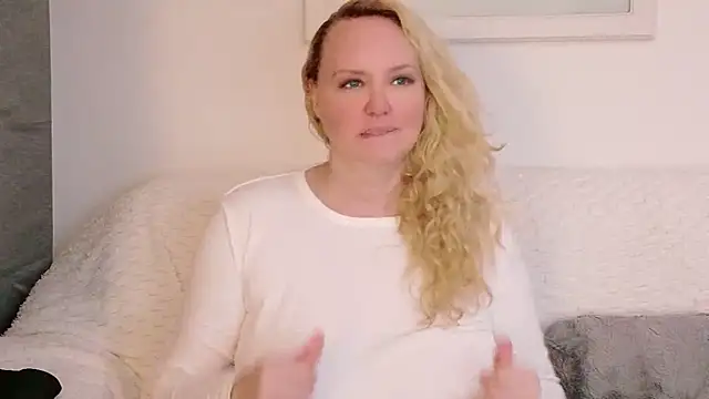 Sarah4you's cam snapshot